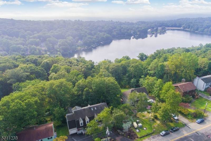 195 W Lake Shore Dr - Photo 1