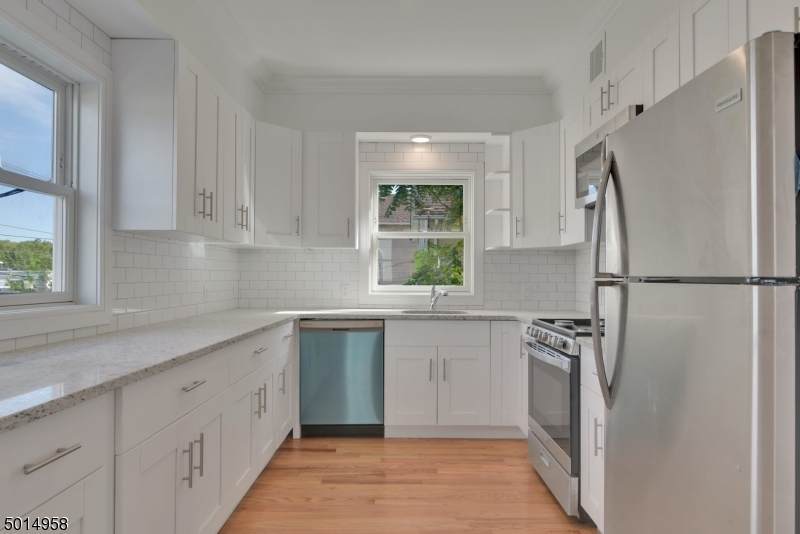 354 E South Ave - Photo 1