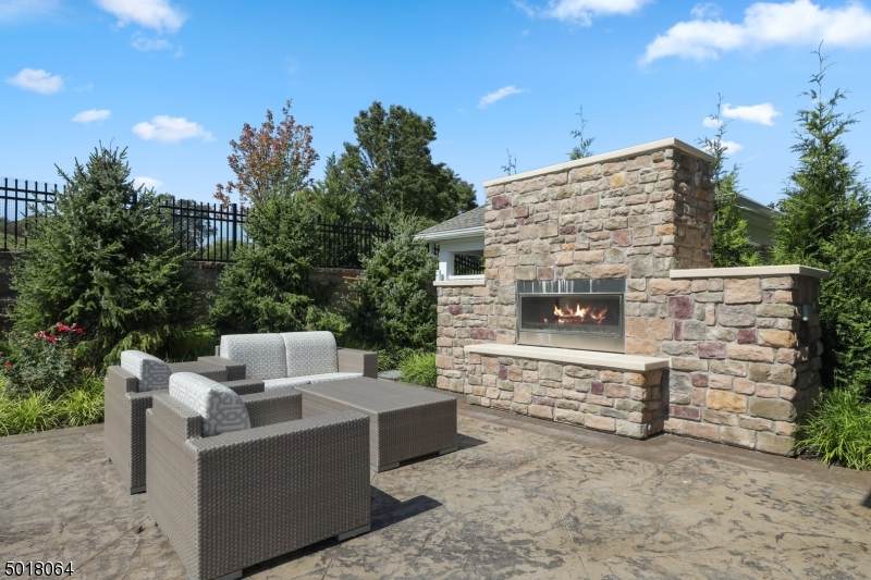 5 Dana Ct - Photo 1