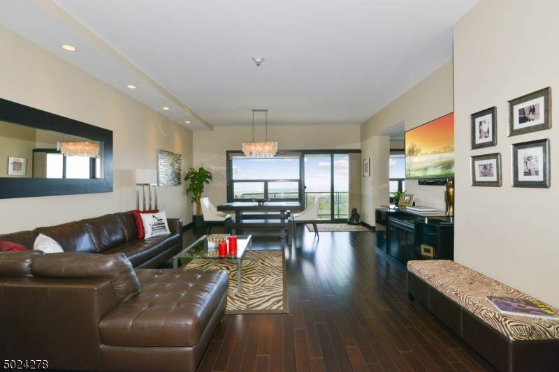 2 Claridge Dr 12Ne - Photo 1