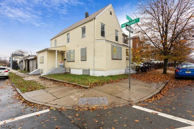 718 S 13Th St - Photo 1