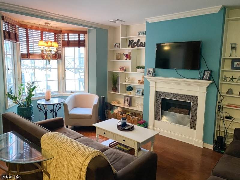 1108 Hudson St - Photo 1