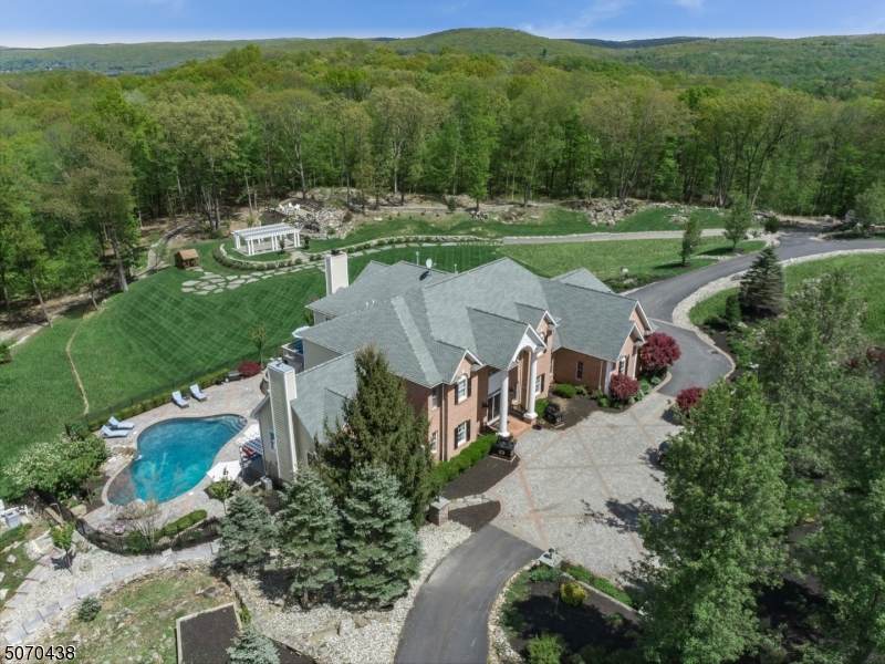 16 Fox Run Rd - Photo 1