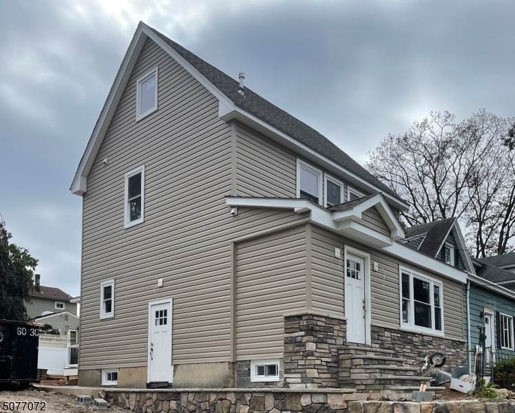 216 E Passaic Ave - Photo 1