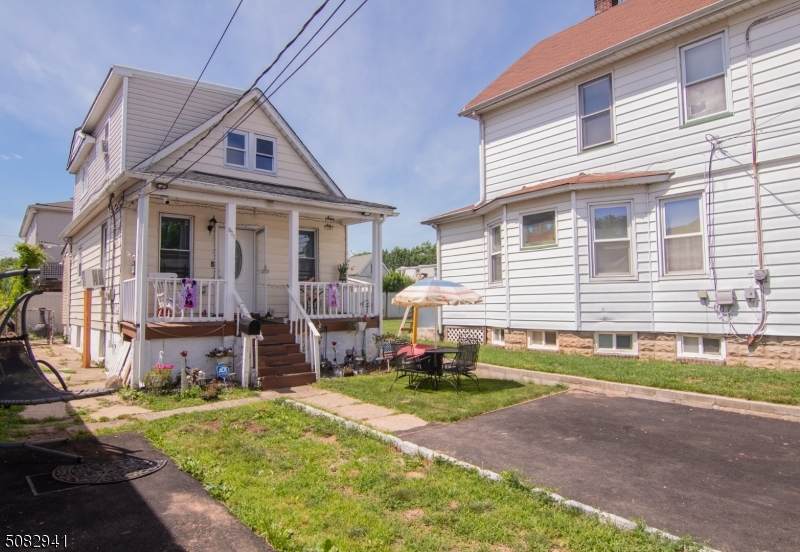 611 Hussa Street - Photo 1