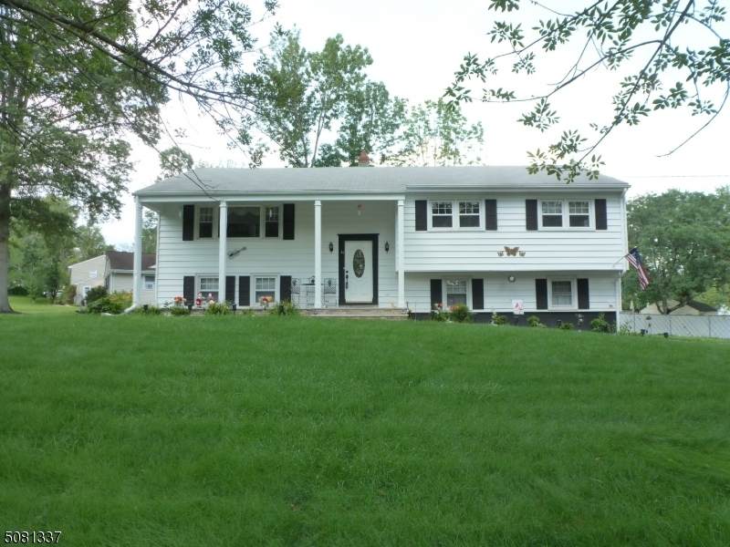 23 Lord Stirling Dr - Photo 1