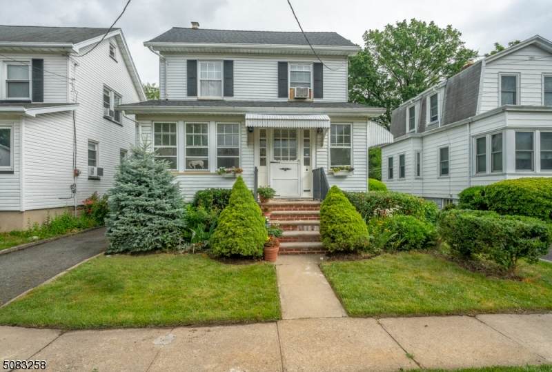 7 Concord Ave - Photo 1