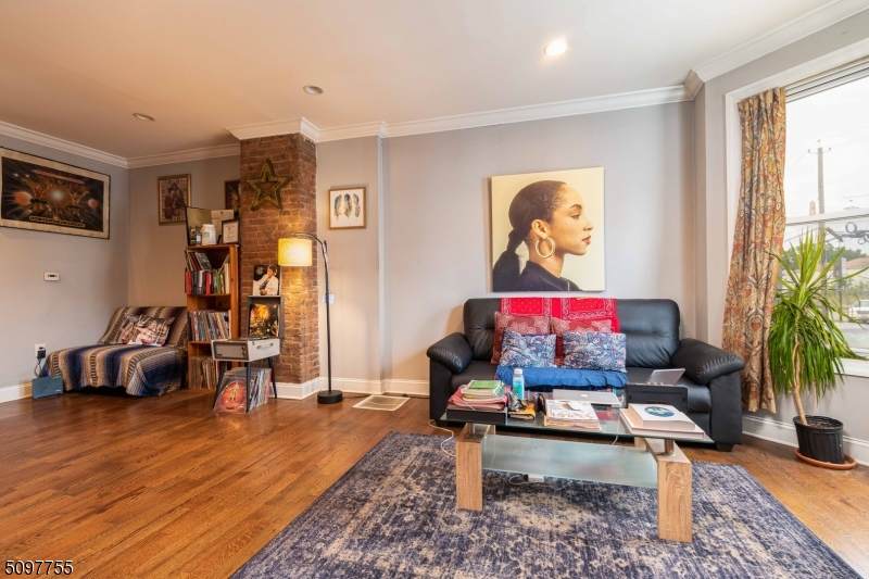 175 Highland Ave - Photo 1