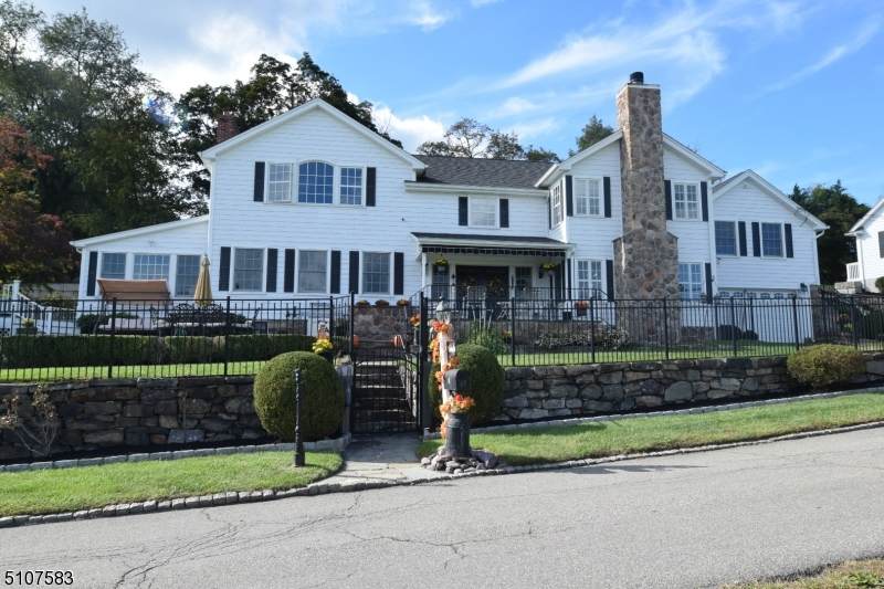 11 Charlotteburg Rd - Photo 1
