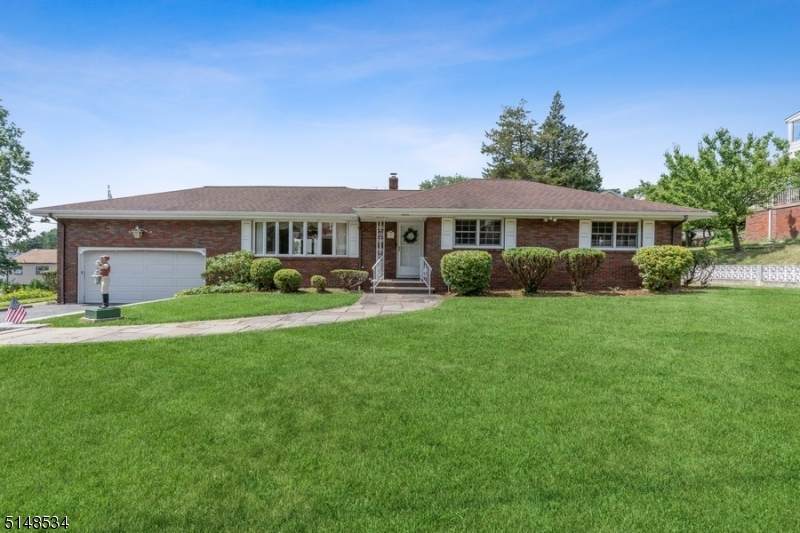135 Hudson Ave - Photo 1