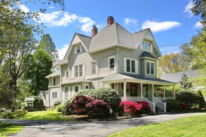 221 Franklin Tpke - Photo 1