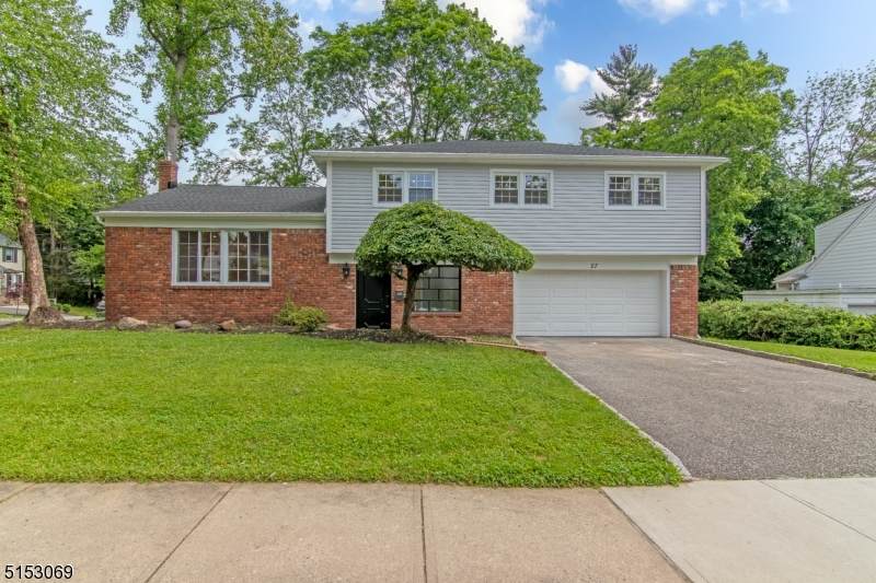 27 Dawson Ave - Photo 1
