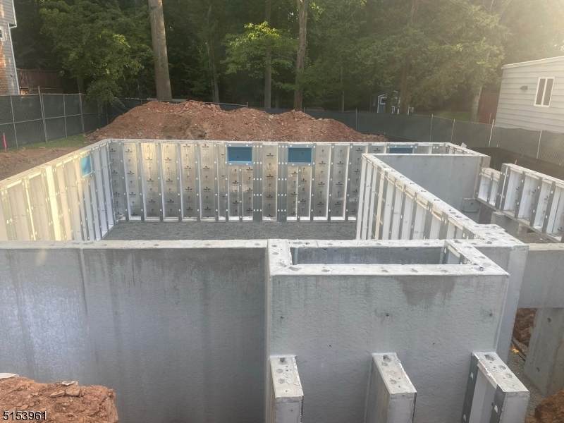 854 Summit Ave - Photo 1