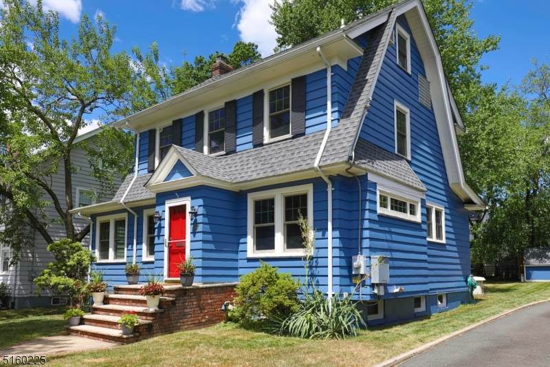 87 Oakview Ave - Photo 1