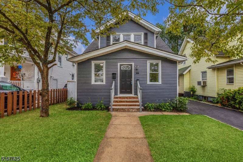 37 Emma St - Photo 1
