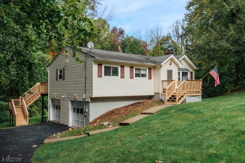 8 Grove Dr - Photo 1