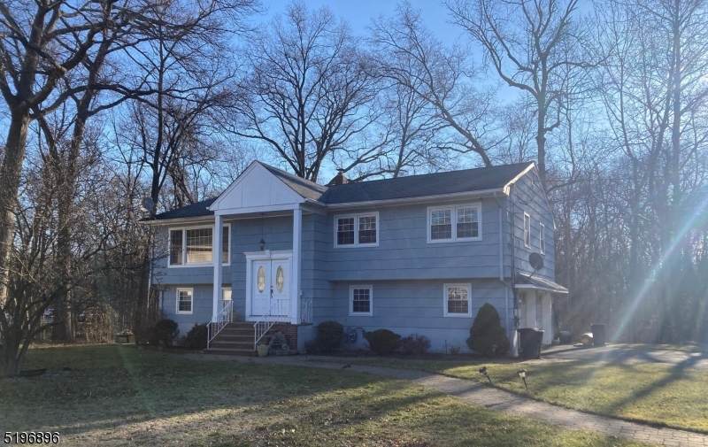 718 Spring Ave - Photo 1