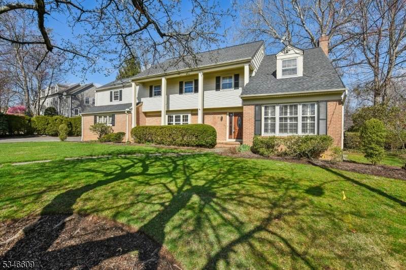 11 Linda Ln - Photo 1