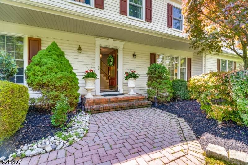 38 Beverly Dr - Photo 1