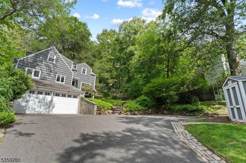 359 Dogwood Way - Photo 1