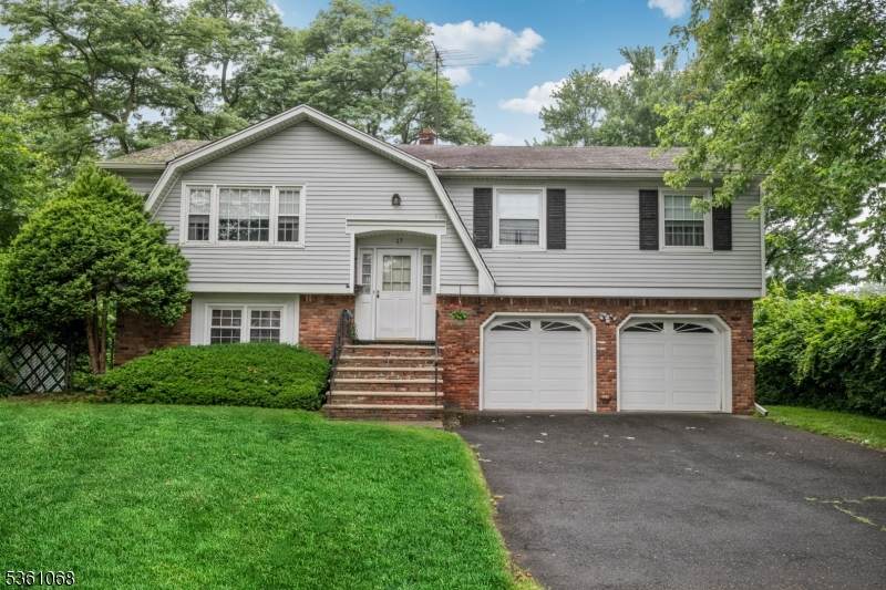 17 Parkway - Photo 1