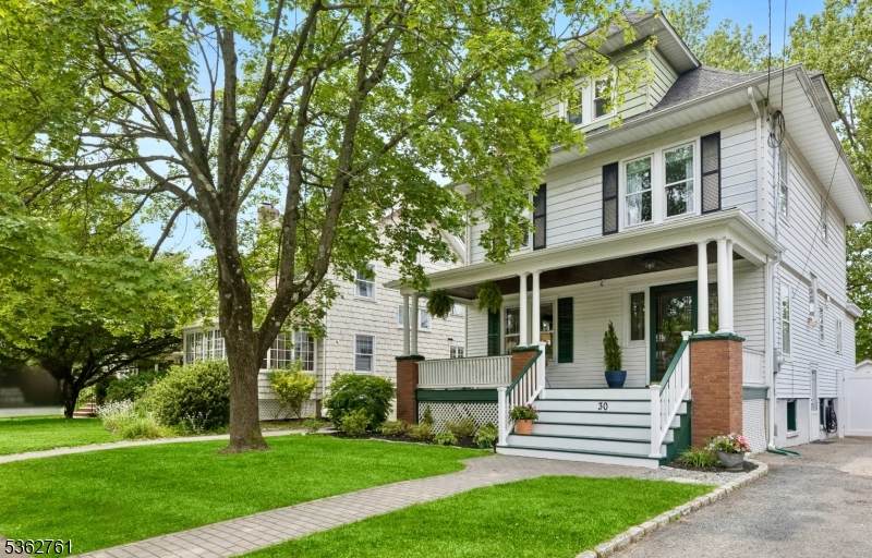 30 Hillcrest Ter - Photo 1