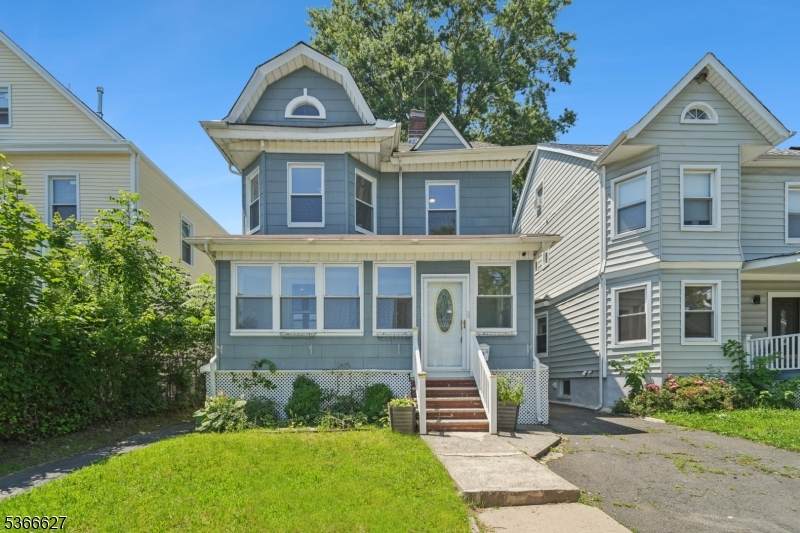 137 Sanford St - Photo 1
