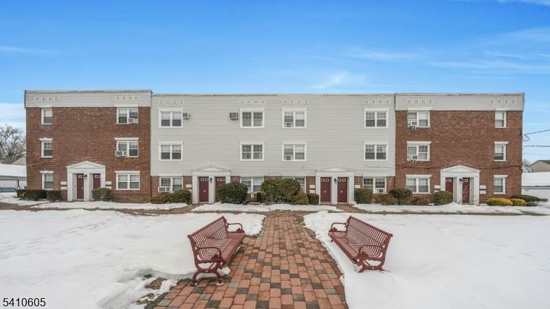 48 Hastings Avenue - Photo 1