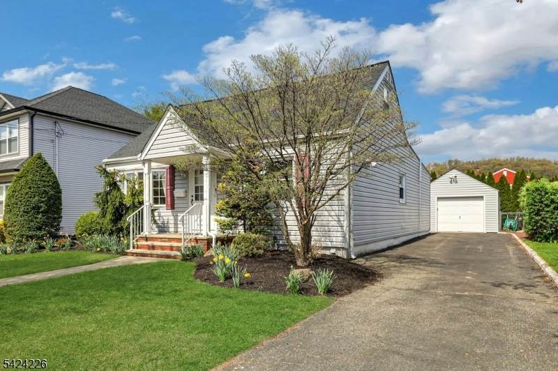 16 Maple Hill Rd - Photo 1