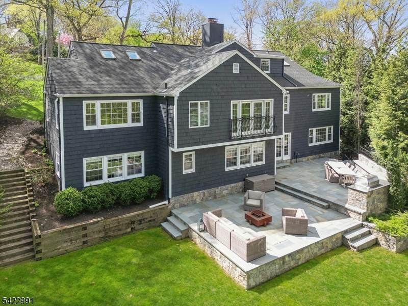 18 Devon Rd - Photo 1
