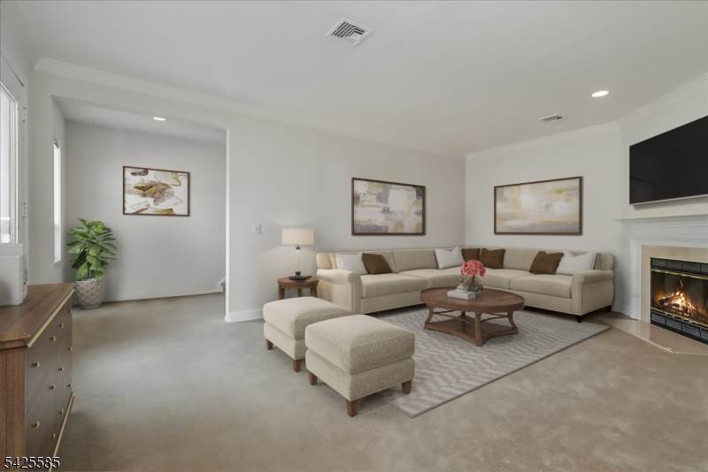 13 Franklin Pl - Photo 1