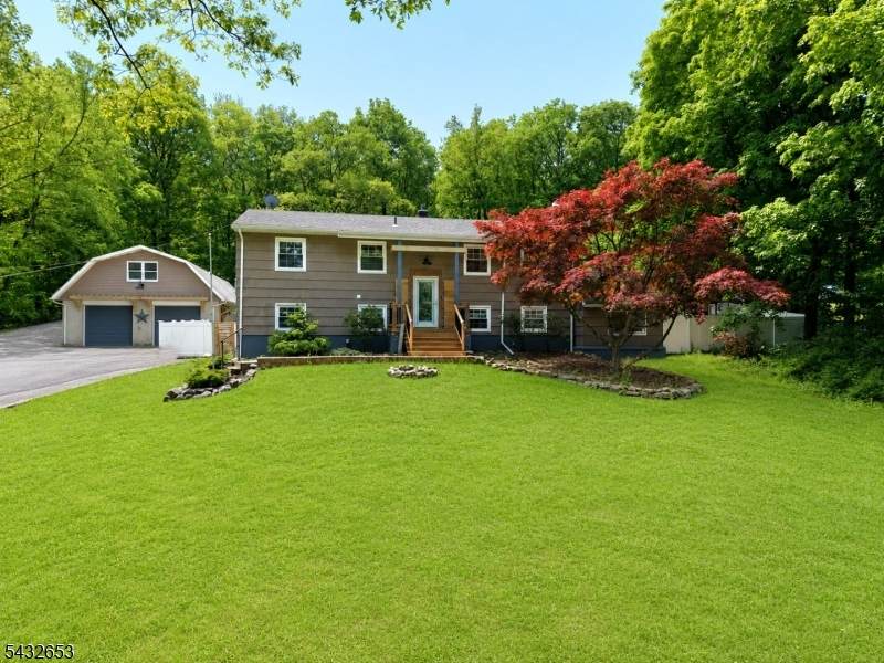 27 Grandview Ave - Photo 1