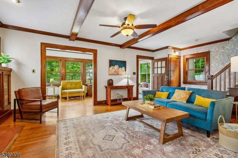 43 Woodside Ter - Photo 1