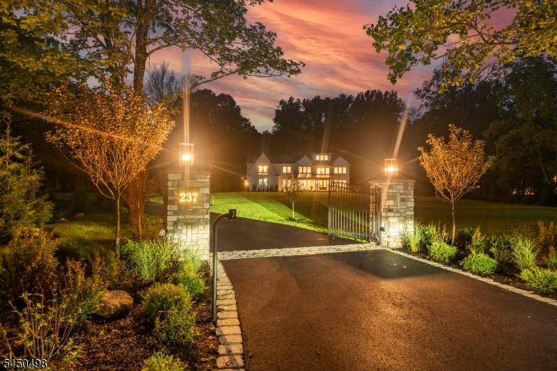 237 Mountainside Rd - Photo 1