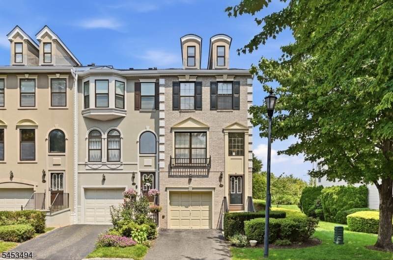 427 Hartford Drive - Photo 1