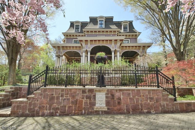 176 S Mountain Ave - Photo 1