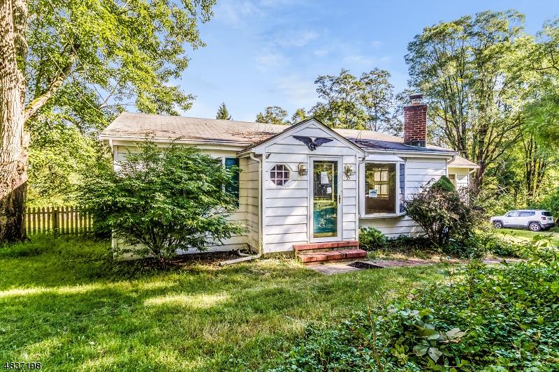 35 Ironia Rd - Photo 1