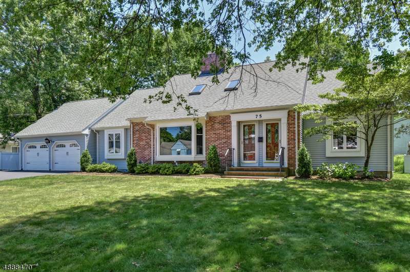 75 Marion Ave - Photo 1