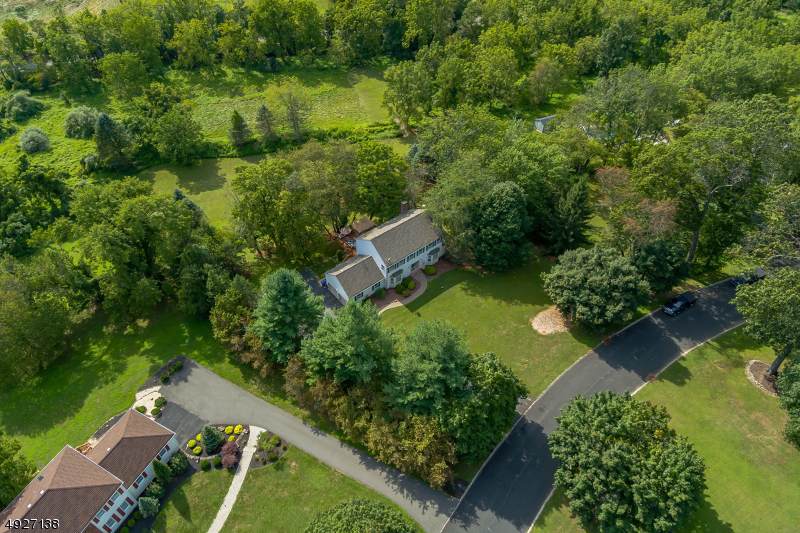 5 Wildwood Ct - Photo 1
