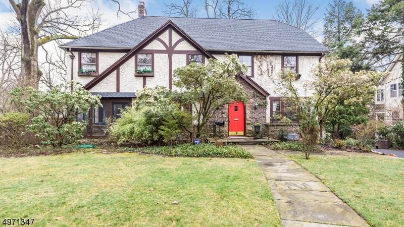 816 Belvidere Ave - Photo 1