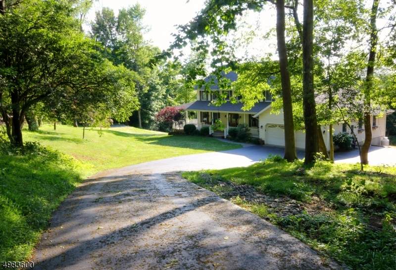 420 Pine Stone Dr - Photo 1