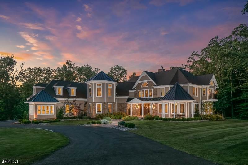 8 Loren Way - Photo 1