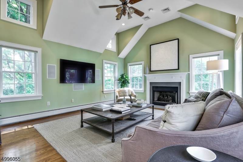 146 N Passaic Ave - Photo 1