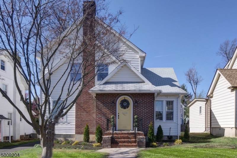764 Austin St - Photo 1