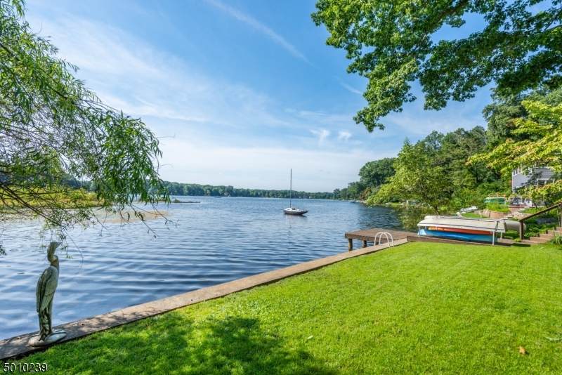 152 Cedar Lake W - Photo 1