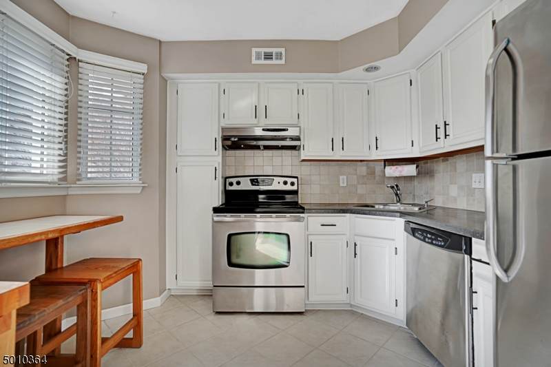 31 Fieldstone Rd - Photo 1