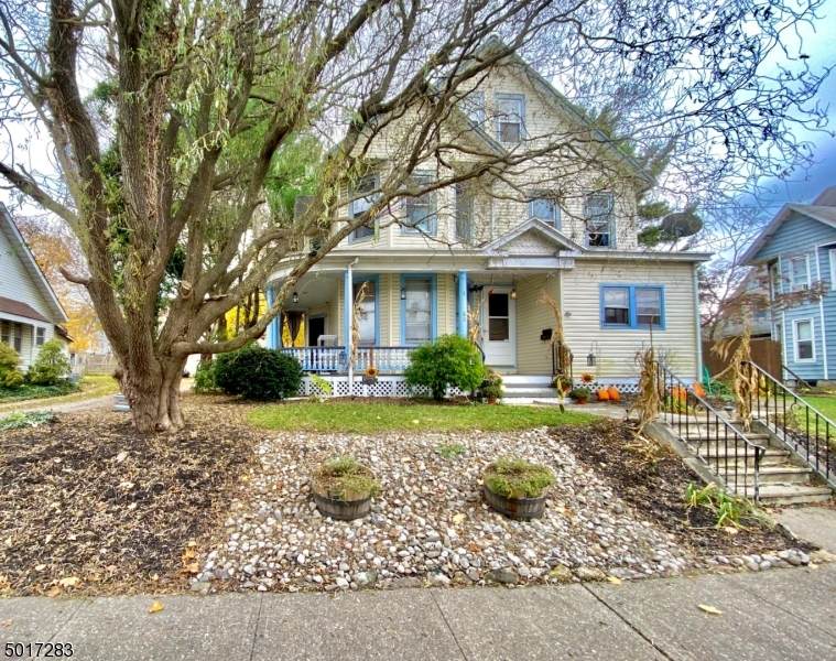 68 Youmans Ave - Photo 1
