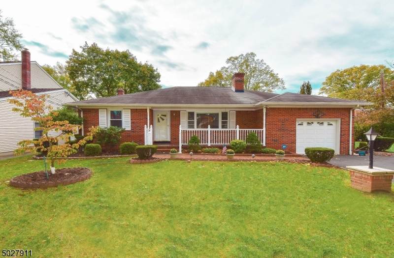 556 Stirling Pl - Photo 1