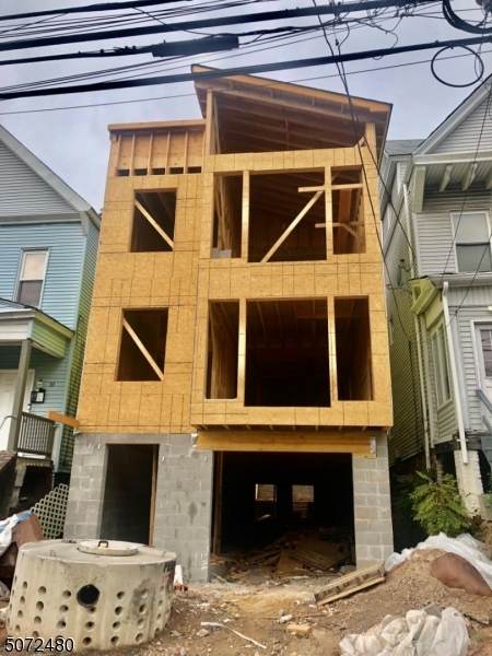 83 Stuyvesant Avenue - Photo 1