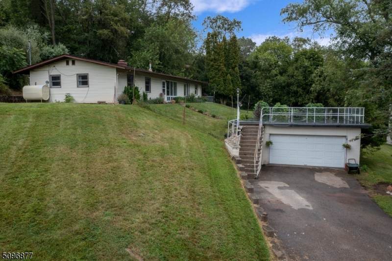 12 Valley View Ave - Photo 1